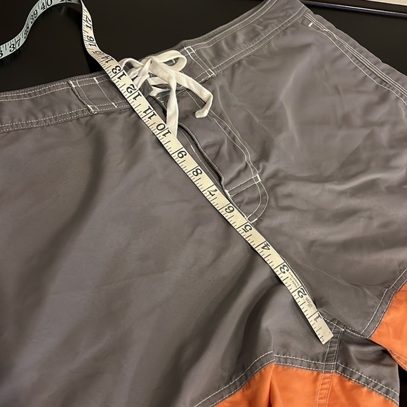 Gap men’s colorblock swim trunks, pockets, mesh lining, grey/orange, sz XL - Picture 9 of 14